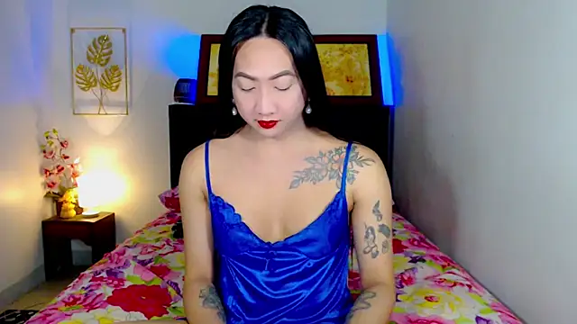 LovelyQueen69 online show from April 8, 2026, 1:44 pm