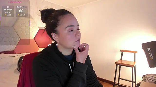 ArielleWilde online show from November 4, 2025, 2:43 am