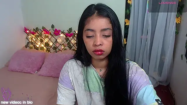 Snapshot of Angie_Lee01 chatting on September 18, 2025, 12:40 pm Angie Lee01 online show from September 18, 2025, 12:40 pm