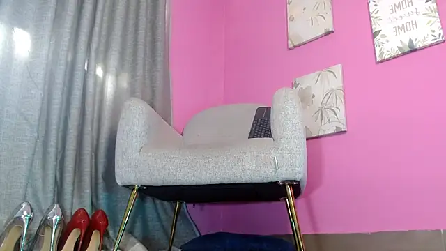 emily ox0 online show from June 2, 2026, 7:05 pm