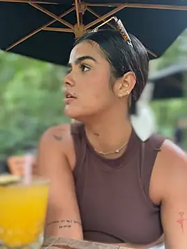 Kaily Sweet16 online show from April 16, 2026, 6:41 pm