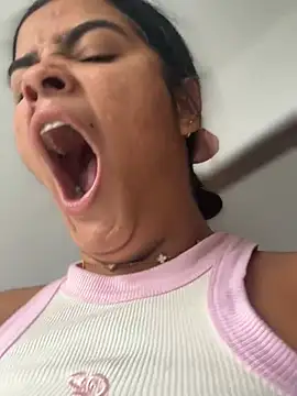 Kaily Sweet16 online show from April 18, 2026, 7:07 pm