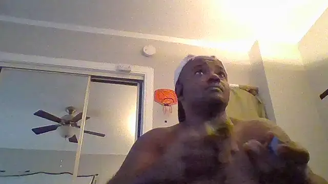 Snapshot of JezOne555 chatting on December 15, 2025, 2:32 pm JezOne555 online show from December 15, 2025, 2:32 pm