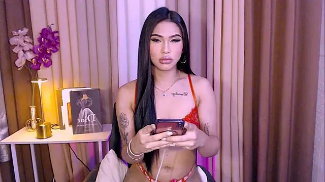 Snapshot of Megan_sativa chatting on November 17, 2025, 6:19 am Megan sativa online show from November 17, 2025, 6:19 am