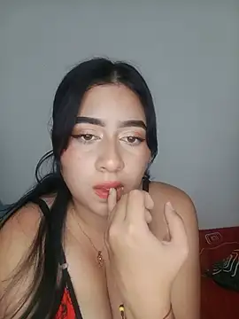 Chloe Sky love online show from June 12, 2026, 4:33 am