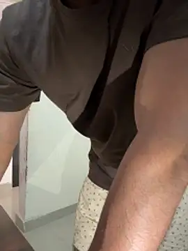 Snapshot of Saifq chatting on February 17, 2026, 7:38 am Saifq online show from February 17, 2026, 7:38 am