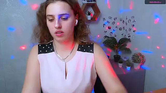 AmandaDimond  online show from October 29, 2025, 1:35 pm