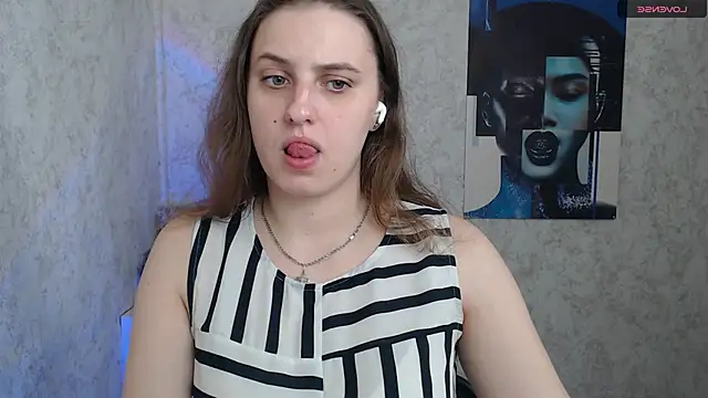 AmandaDimond  online show from April 20, 2026, 9:23 am