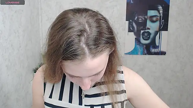 AmandaDimond  online show from April 25, 2026, 1:41 pm