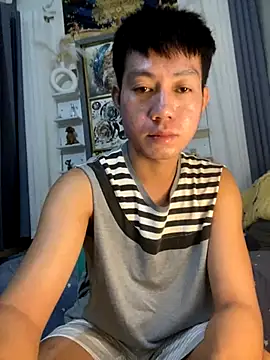 xshyboyx online show from October 18, 2025, 12:28 pm