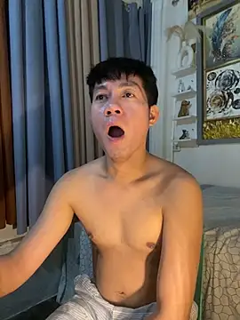 xshyboyx online show from February 15, 2026, 11:30 am