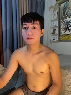 xshyboyx online show from February 16, 2026, 2:18 am