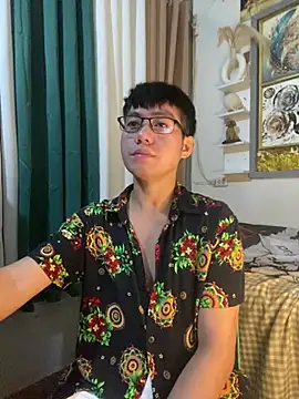 xshyboyx online show from June 25, 2026, 2:10 pm