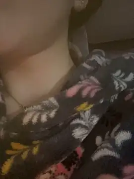 Mimisixo online show from November 4, 2025, 11:26 pm