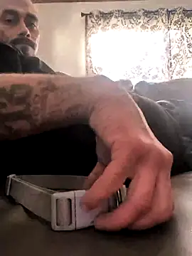 Cnutt310 online show from December 1, 2025, 9:53 pm