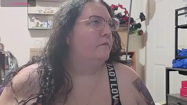Snapshot of emberlynnix chatting on October 8, 2025, 4:21 am emberlynnix online show from October 8, 2025, 4:21 am