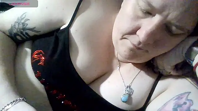 Snapshot of emberlynnix chatting on June 5, 2026, 5:36 am emberlynnix online show from June 5, 2026, 5:36 am
