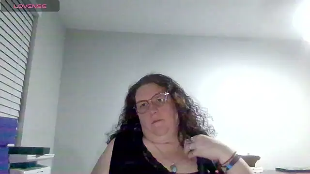 Snapshot of emberlynnix chatting on July 20, 2026, 5:55 am emberlynnix online show from July 20, 2026, 5:55 am