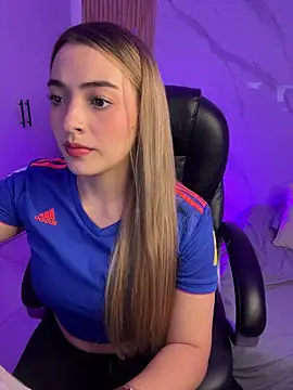 Snapshot of KYLIE_JONES6 chatting on June 24, 2026, 4:11 am KYLIE JONES6 online show from June 24, 2026, 4:11 am