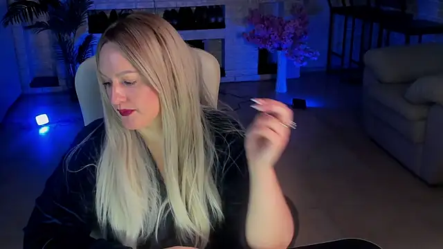 Snapshot of MariemLui chatting on October 14, 2025, 10:16 am MariemLui online show from October 14, 2025, 10:16 am