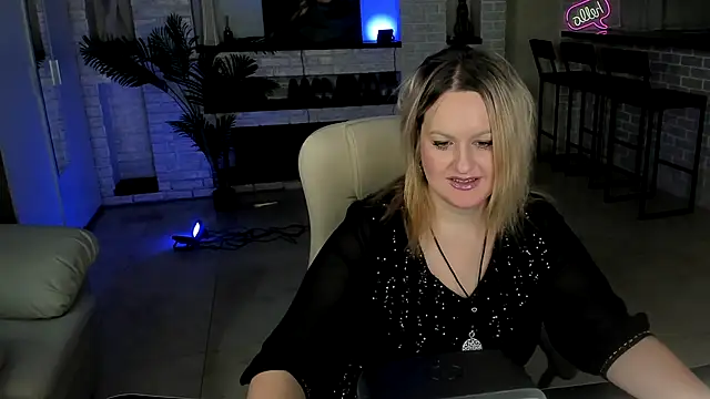 Snapshot of MariemLui chatting on October 20, 2025, 11:21 am MariemLui online show from October 20, 2025, 11:21 am