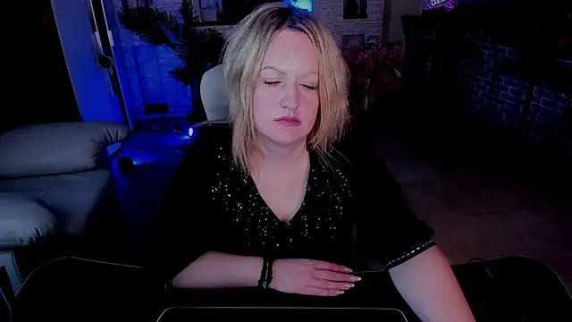 Snapshot of MariemLui chatting on November 7, 2025, 2:06 pm MariemLui online show from November 7, 2025, 2:06 pm