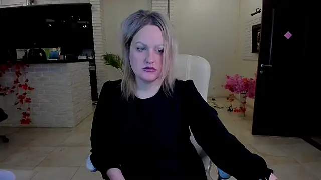 Snapshot of MariemLui chatting on December 3, 2025, 12:36 pm MariemLui online show from December 3, 2025, 12:36 pm