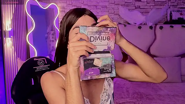 LIHIAN TAY online show from February 20, 2026, 12:27 pm