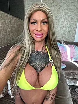 Snapshot of dutchbarbie chatting on April 30, 2026, 4:24 pm dutchbarbie online show from April 30, 2026, 4:24 pm