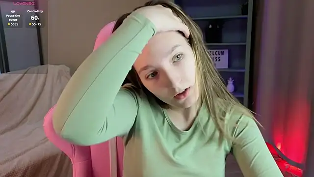 Mia Myles online show from September 21, 2025, 10:06 am