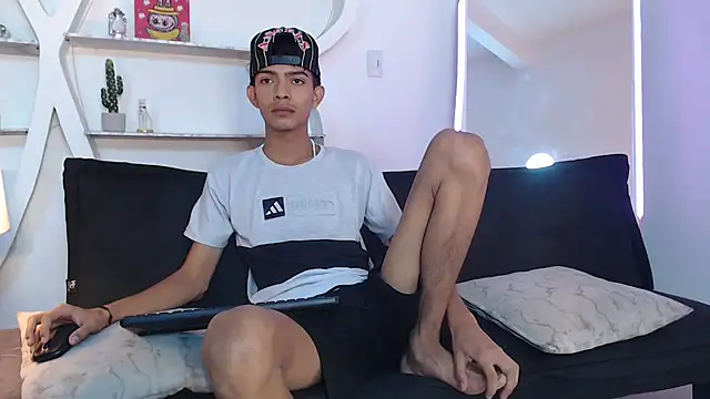 Snapshot of PRETTY_SEX1 chatting on October 20, 2025, 1:22 pm PRETTY SEX1 online show from October 20, 2025, 1:22 pm