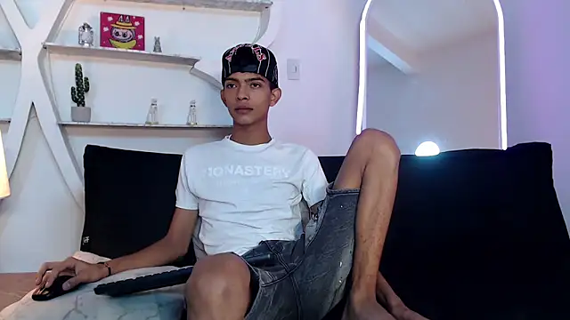 Snapshot of PRETTY_SEX1 chatting on October 21, 2025, 1:12 pm PRETTY SEX1 online show from October 21, 2025, 1:12 pm