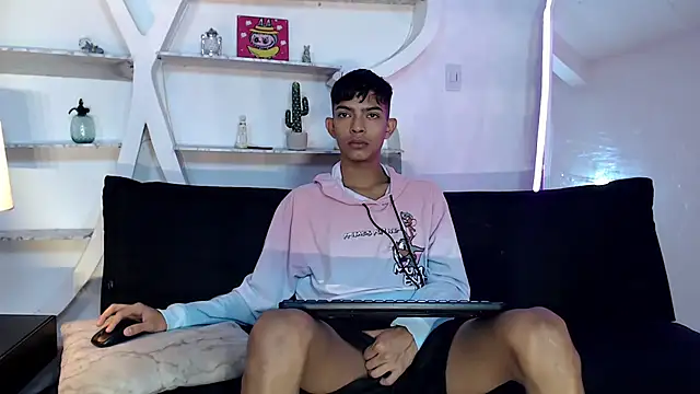 Snapshot of PRETTY_SEX1 chatting on October 31, 2025, 1:12 pm PRETTY SEX1 online show from October 31, 2025, 1:12 pm