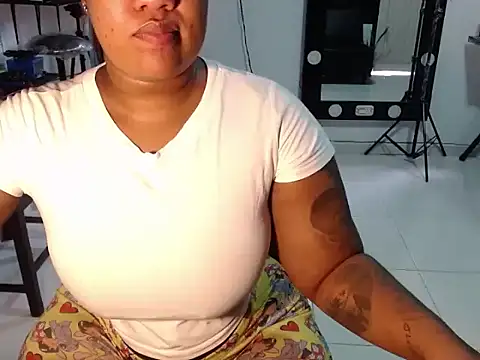 Snapshot of Sam_Blue chatting on February 9, 2026, 4:00 pm Sam Blue online show from February 9, 2026, 4:00 pm