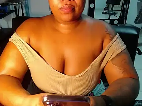 Snapshot of Sam_Blue chatting on February 10, 2026, 4:05 am Sam Blue online show from February 10, 2026, 4:05 am