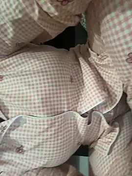 sexyriya     online show from October 22, 2025, 5:02 pm