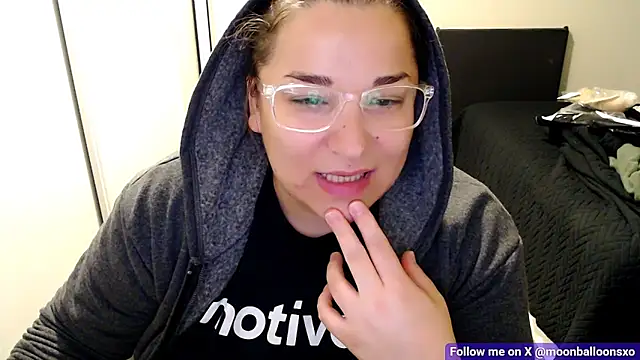 MoonBalloons online show from November 16, 2025, 7:14 am