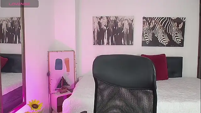 BarbaraGil1 online show from September 9, 2025, 1:21 pm