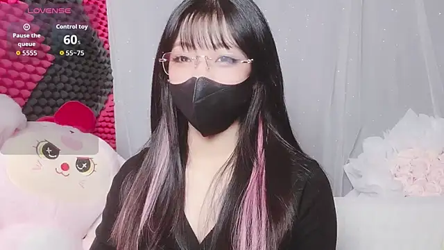 kemybaby online show from November 29, 2025, 5:27 pm