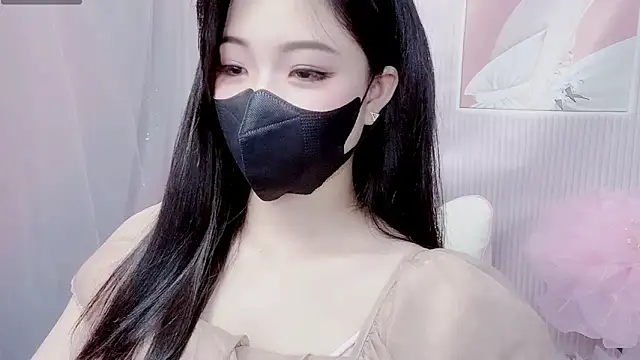 kemybaby online show from April 6, 2026, 7:04 pm