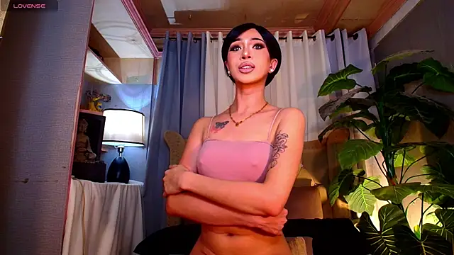 UrMassiveCockSabrinaOnTop online show from November 16, 2025, 6:24 pm