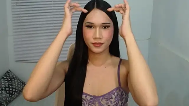 Snapshot of Leighs_Celine chatting on February 16, 2026, 6:15 pm Leighs Celine online show from February 16, 2026, 6:15 pm