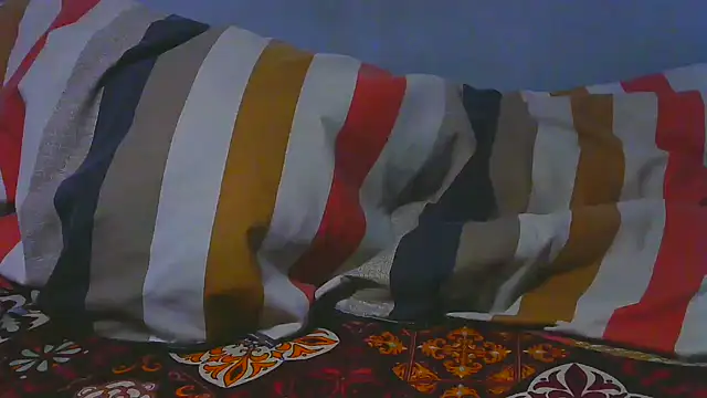 shy-lillyX22 online show from November 27, 2025, 11:51 pm