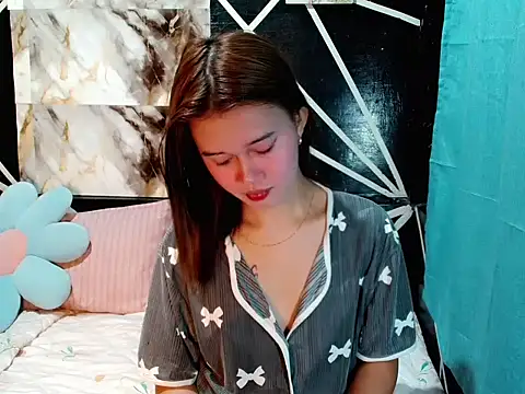 urgirl mikah online show from December 19, 2025, 3:13 am