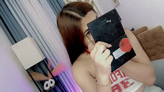 PrettyBlythes TS online show from April 9, 2026, 7:36 am