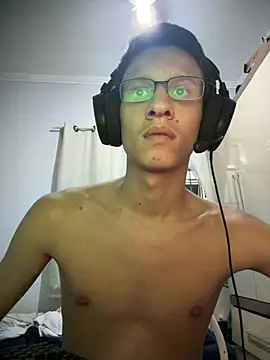 safadezanunes2 online show from April 17, 2026, 10:13 pm