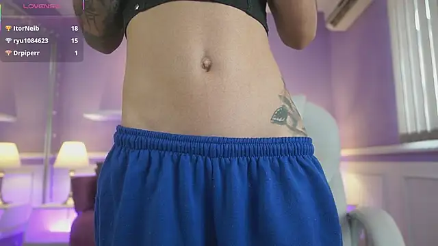 Snapshot of NicoleCrawft chatting on October 4, 2025, 7:12 pm NicoleCrawft online show from October 4, 2025, 7:12 pm