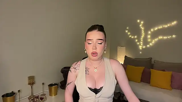 Snapshot of mistress_of_hearts chatting on June 30, 2026, 1:12 pm mistress of hearts online show from June 30, 2026, 1:12 pm