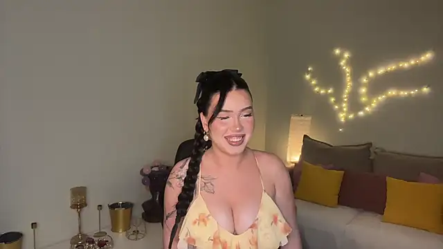 Snapshot of mistress_of_hearts chatting on July 11, 2026, 2:09 pm mistress of hearts online show from July 11, 2026, 2:09 pm