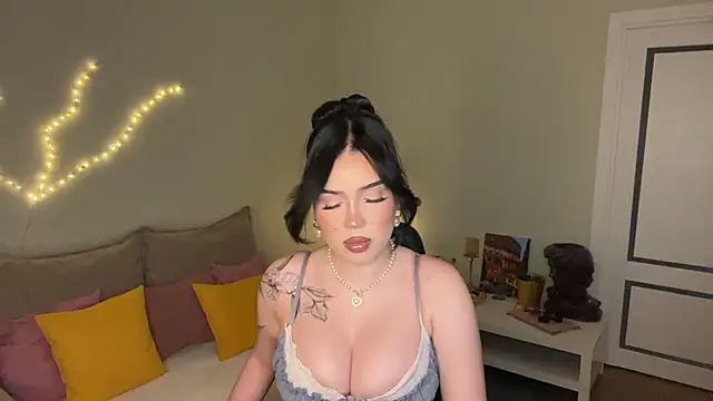 Snapshot of mistress_of_hearts chatting on July 22, 2026, 2:31 pm mistress of hearts online show from July 22, 2026, 2:31 pm